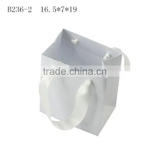 China Manufacture Custom Special Paper Jewelry Gift Packaging Bag B236-3 thumbnail-2