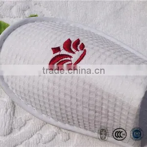 Personalized Hotel and SPA Waffle Slipper With Embroidary Logo for Men Bathroom Slippers thumbnail-5