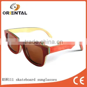 Fashionable Wooden Skateboard Sunglasses thumbnail-1