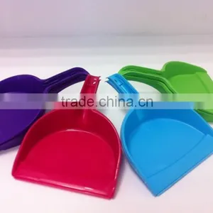 PP Plastic Dustpan thumbnail-1