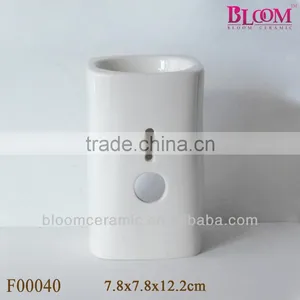 White Simple Fragrance Oil Burner thumbnail-1