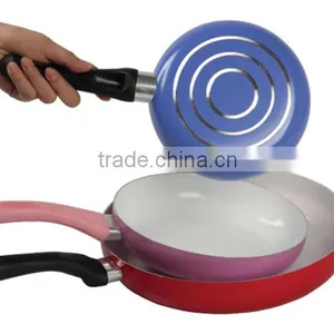 Aluminum Kitchen Utemsil Cooking Pan Heat Resistant Handle Frying Skillet Pan Pizza Pan Egg Pan thumbnail-2