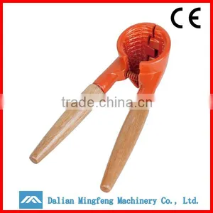 Wholesale Food Grade Aluminum Alloy and Wood Nut Clipper thumbnail-1