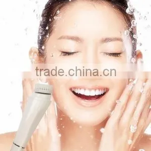 Waterproof Deep Cleaning Soft Bristle Ultrasonic Facial Brush thumbnail-1