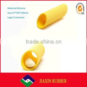 Eco-Friendly Wholesale Cheap Silicone Garlic Peeler Roller Magic Garlic Skin Remover thumbnail-5