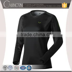 Custom Logo Black Polyester Women Long Sleeve V-neck Sport T-shirt thumbnail-1