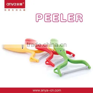 D493 Octopus Shape Names of Kitchen Utensils Fruit Peeler thumbnail-1