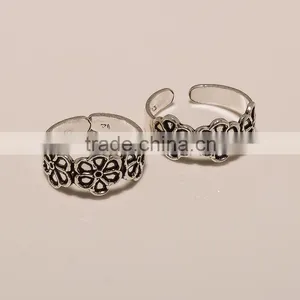 T0005-925 SOLID STERLING SILVER PLAIN DESIGNER THREE FLOWER DESIGN TOERING 2.81 thumbnail-1