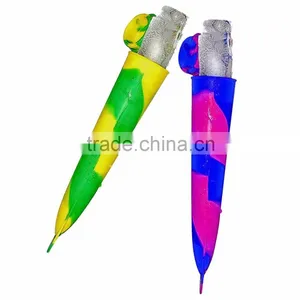 Colorful Rainbow Look Novelty Silicone Ice Pop Mold With Lid thumbnail-6
