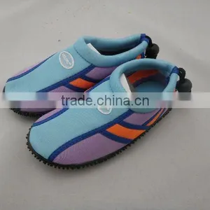 Wholesale Water Shoes Walk on Aqua Water Shoes thumbnail-1