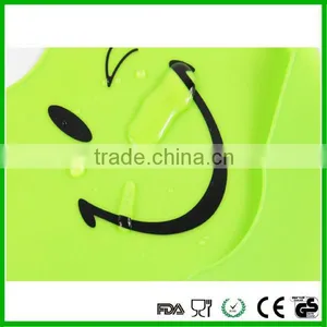 2016 Hot Sale Cute Animal Design Food Grade Silicone Baby Bib Durable thumbnail-2