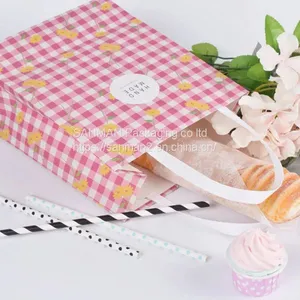 High Qualtity Small White and Red Paper Bag Print for Gift Pack thumbnail-1