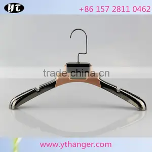 2016 Fashion Plastic Electronic Plated Hanger With Antislip Notch thumbnail-1