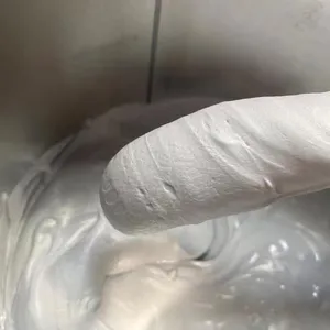 2 Component Polyester Auto Refinish Putty High Solid Easy Sanding Good Knifing Performance Body Filler for Car Collision Repair Market thumbnail-2