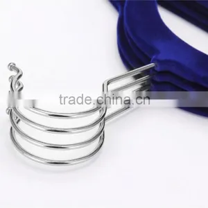 Velvet Hanger With Tie Bar Logo thumbnail-5