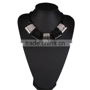Vintage Square Alloy Pendant Simple Necklace Jewelry thumbnail-2