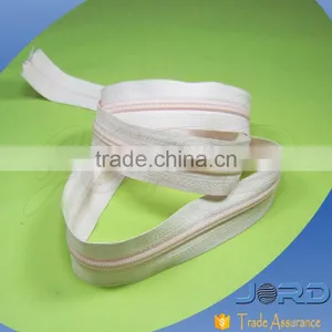 Free Sample Quality Warantee Lead Free Nickel Free Eco Friendly Rolls Long Chain Nylon Zipper for Sofa thumbnail-1