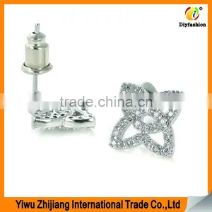 2017 New Fashion Inlay Zircon Platinum Plating Four-pointed Star Earrings thumbnail-2