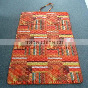 Polyester Quilt Attached With Easy Carry Waterproof and Sandproof Handy Tote Picnic Blanket Foldable Outdoor Beach Camping Mat thumbnail-2