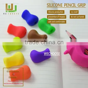 Wholesale Custom Colour Silicone Pencil Grip Descriptions Useful for Child Development Let Drawing More Relaxed thumbnail-6
