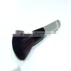 One Piece Crystal Blush Brush Daniel Makeup Brush Tool for People thumbnail-6