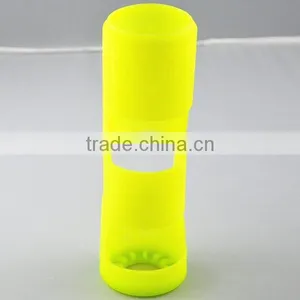Manufacturer Direct OEM Custom Made Non-drip Protection Eco-friendly Silicone Bottle Cover thumbnail-1