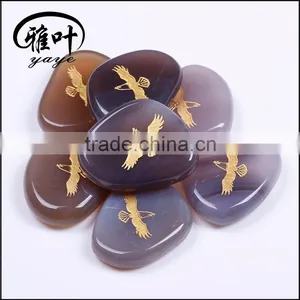 Wholesale Engraved Animal Natural Semi Precious Gray Agate Triangle Palm Stone Supplier's Choice thumbnail-1