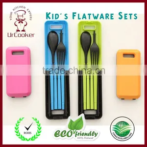 Practical 3 Pieces Pack Green Plastic Kitchenware Kid's Flatware Sets thumbnail-1