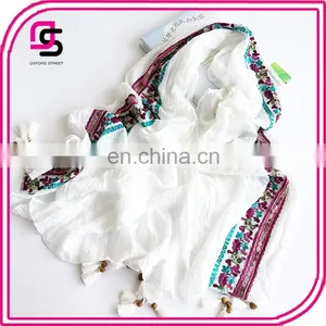 New Autumn Section of High-grade Viscose Elegant Breathable Thin Retro Embroidery Shawl Female Scarf thumbnail-3