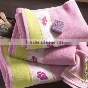 JACQUARD BATH TOWEL thumbnail-1