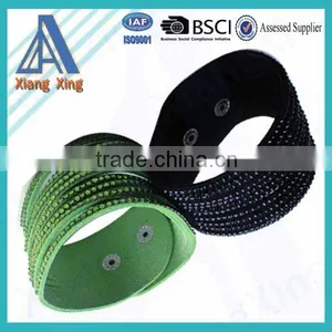 Small Size Green Single Wrap Wide Rhinestone Star Bracelet thumbnail-6