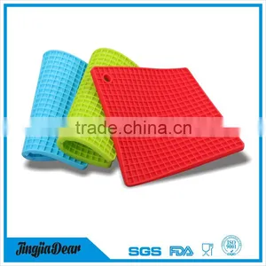Popular and Widely Applicated Silicone Pot Holder for Different Uses thumbnail-3