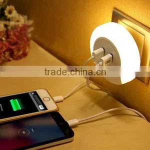 Smart Design LED Night Light With Light Sensor and Dual USB Wall Plate Charger Perfect for Bathrooms Bedrooms EU/US Plug thumbnail-1