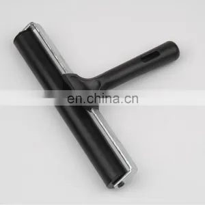 8" Plastic Handle Hard Rubber Brayer thumbnail-1
