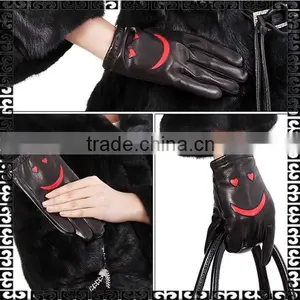 Black Fashion Short Fingered Leather Gloves Manufactures in China thumbnail-1