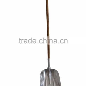 Aluminum Snow Scoop With Wooden Handle thumbnail-1
