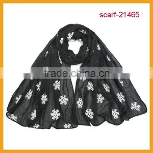 Spring Embroidery Snowflake Scarf thumbnail-1