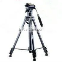 Lightweight Alunimun Tripods thumbnail-1