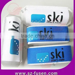 Strap Skiing thumbnail-1