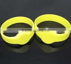 RFID Silicone Wristband for Gym thumbnail-2