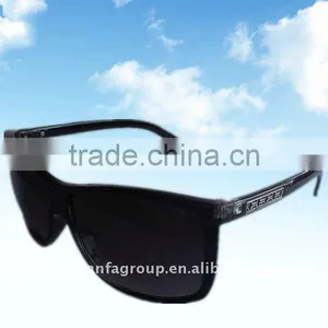 Black Sunglasses thumbnail-1