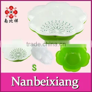 Double Layer Flower Shape Multi-purpose Kitchen Plastic Sieve With Lid thumbnail-1