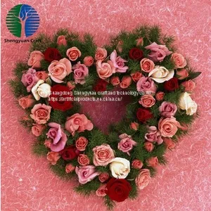 China Factory Artificial Flower Wreath for Christmas Decoration thumbnail-1