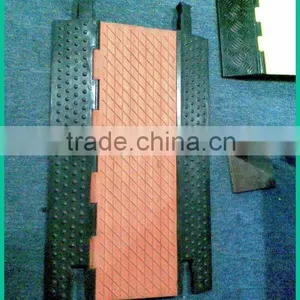 RP Strong Loading 5 Channe Cable Ramp and Cable Tray Cable Guard thumbnail-3