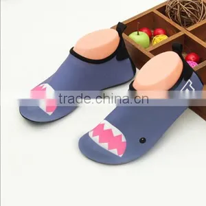 Whole Sale Fashionable Sponge Bob Summer Beach Breathable Skin Shoes thumbnail-4