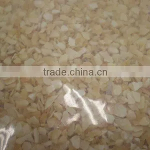 Dried Garlic Flakes thumbnail-1
