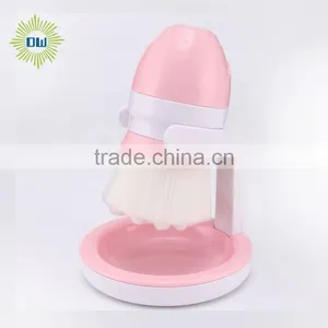 Facial Cleansing Brush With Holder thumbnail-4