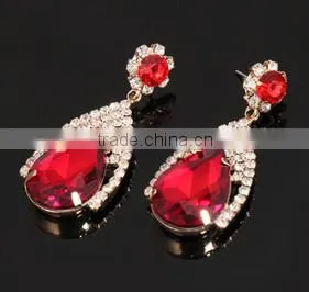 Wholesale High Quality Newest Design Alloy Gold Fancy Diamond Earrings thumbnail-4