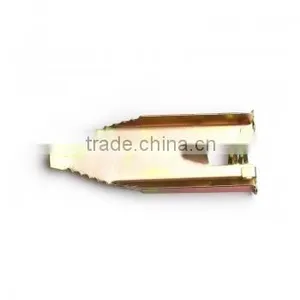 Plasterboard Fixings With Yellow Zinc Plated thumbnail-1