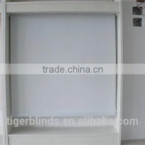 Car Window Roller Blind thumbnail-1